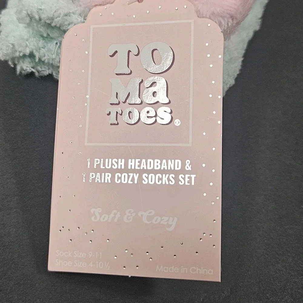 Christmas Gift Plush Head Band & Cozy Socks Girls Pastel Color Size 9-11‎